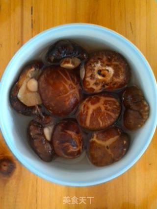 柴火美食——原味蒸鸡的做法步骤：1