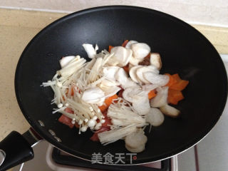 肉片炒鲜菇的做法步骤：3