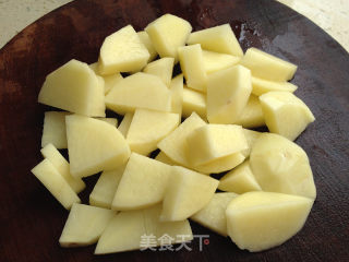 炒孜然味土豆的做法步骤：1