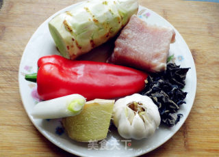红辣椒炒肉丝的做法步骤：1