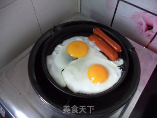 铁板黑椒肠仔鸡蛋的做法步骤：4