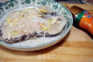 番茄酱鳕鱼的做法步骤：2