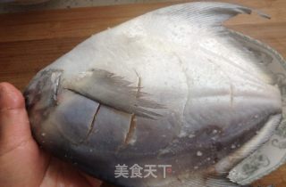 葱油鲳鳊鱼的做法步骤：4