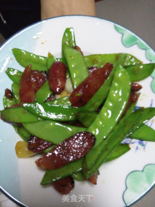 腊肠炒荷兰豆的做法步骤：5