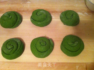 菠菜汁黑芝麻酱饼的做法步骤：7