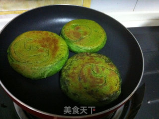 菠菜汁黑芝麻酱饼的做法步骤：10