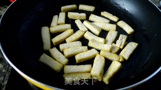 韭菜黄炒豆腐的做法步骤：3