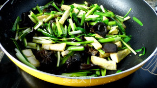 韭菜黄炒豆腐的做法步骤：6