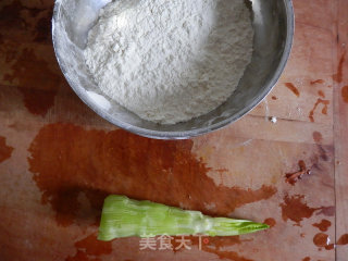 春饼之青笋丝饼的做法步骤：1