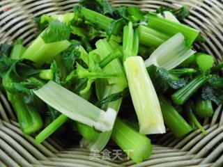 海蜇头拌芹菜的做法步骤：5