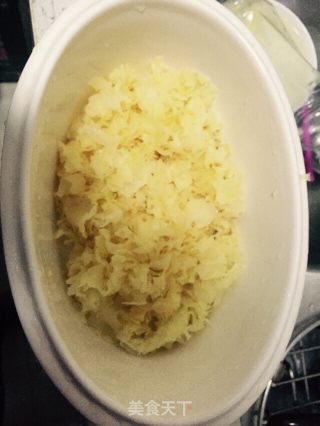 红枣桂圆银耳润肺糖的做法步骤：3