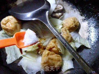 香菇肉面筋煮白菜的做法步骤：6