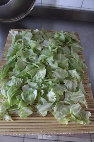 手撕包菜的做法步骤：2