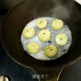 抹茶生煎包的做法步骤：6