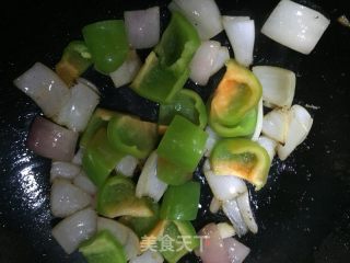 洋葱、甜椒炒牛的做法步骤：7