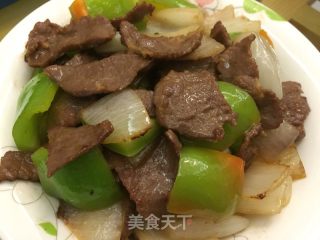 洋葱、甜椒炒牛的做法步骤：10