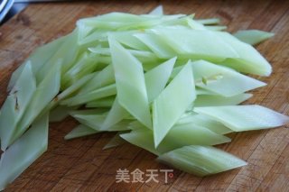 培根肉炒笋片的做法步骤：1