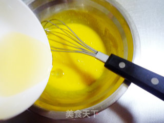 酸奶戚风纸杯蛋糕的做法步骤：4