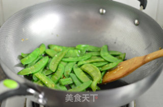 蒜香荷兰豆的做法步骤：4