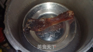‘凉拌’三宝――胡萝卜莴笋拌肉干丝的做法步骤：1