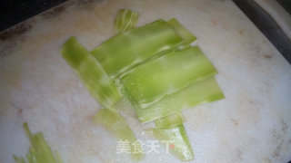 ‘凉拌’三宝――胡萝卜莴笋拌肉干丝的做法步骤：6