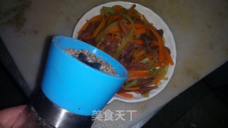 ‘凉拌’三宝――胡萝卜莴笋拌肉干丝的做法步骤：13