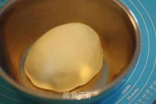 豆沙环形面包的做法步骤：1