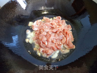 芫爆肉丝的做法步骤：4