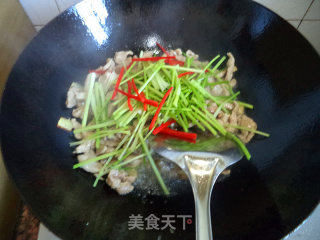 芫爆肉丝的做法步骤：6