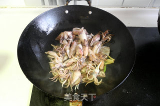 比管鱼炖冻豆腐的做法步骤：3