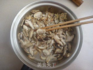 菌香披萨的做法步骤：6