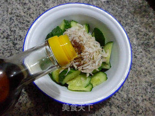 虾皮拌青瓜的做法步骤：8