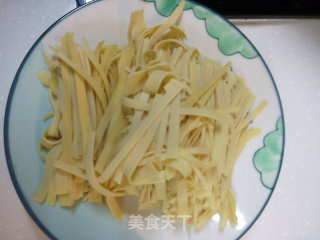 拌干丝的做法步骤：2