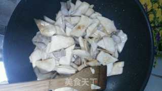 杏鲍菇炒肉的做法步骤：2