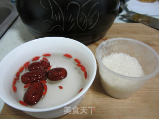 红枣枸杞粥的做法步骤：1