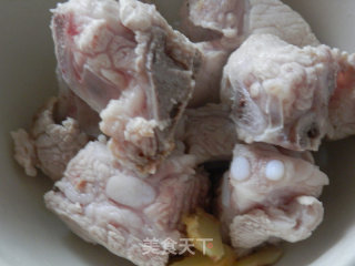 莲菜排骨汤的做法步骤：5