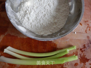 春饼之青蒜饼的做法步骤：1