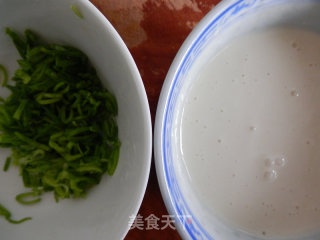 春饼之青蒜饼的做法步骤：2