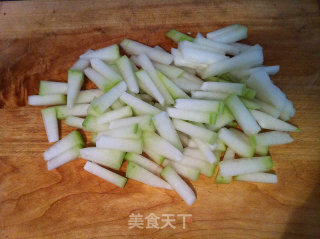 菜椒炒冬瓜的做法步骤：1