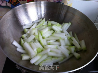 菜椒炒冬瓜的做法步骤：3