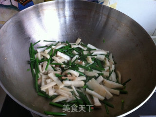 杏鲍菇炒韭菜梗的做法步骤：6