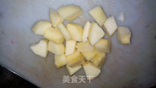元宵甜品——苹果紫薯年糕芝麻汤圆汤的做法步骤：4