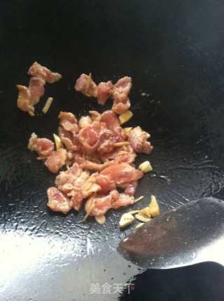 肉片炒甜豆的做法步骤：3