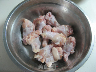 凉拌鸡翅根的做法步骤：1