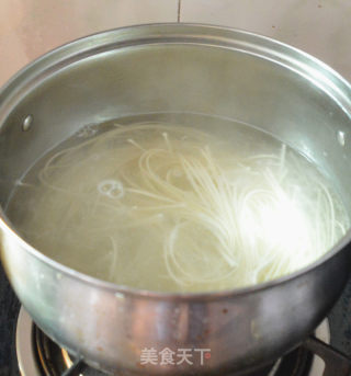 番茄土豆肉酱拌面的做法步骤：3