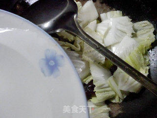 黑木耳蟹柳炒白菜的做法步骤：5