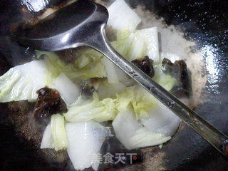 黑木耳蟹柳炒白菜的做法步骤：6