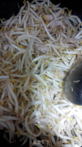肉丝炒豆芽的做法步骤：4