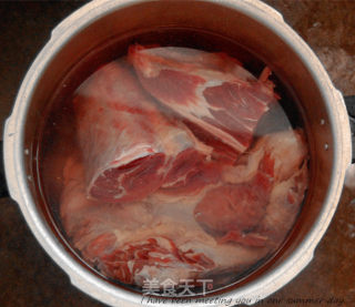 酱牛肉的做法步骤：1