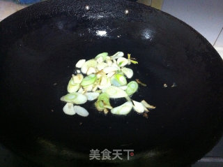 菜椒芹菜炒鸡蛋的做法步骤：4